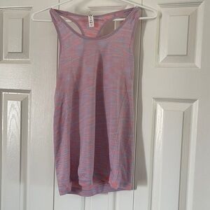 Under Armour heat gear racer back tank top in S🔥